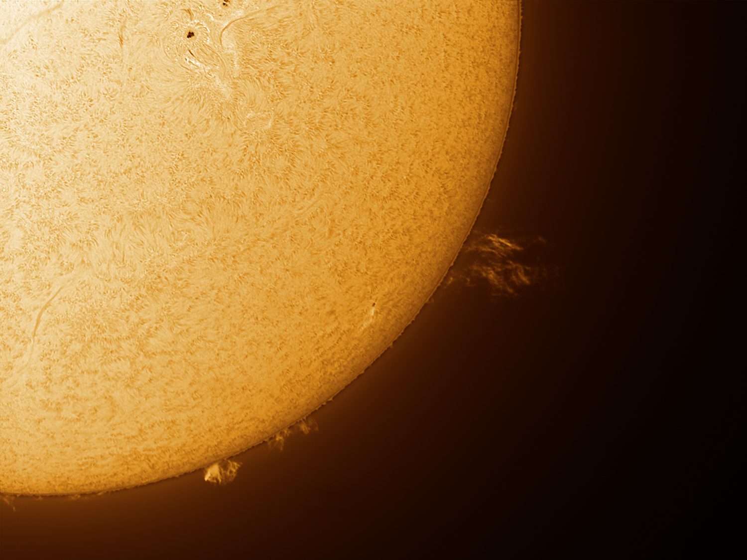 Solar Prominences<br>
					2015/02/13 16:29 HKT<br>
					HKNEAC, Hong Kong<br>
					DMK 41AU02.AS<br>
					Lunt LS100THa<br>
					uncropped